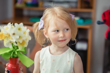 Конкурсы для девочек на 8 Марта